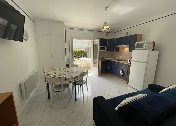 Moderne 2 Pieces + Cabine, Terrasse, Proche - - Fr-1-224c-204 *