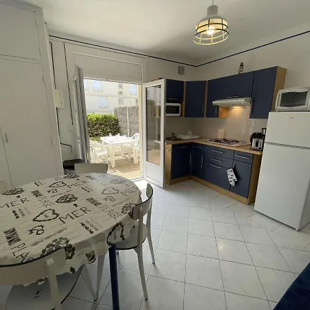 Moderne 2 Pieces + Cabine, Terrasse, Proche - - Fr-1-224c-204