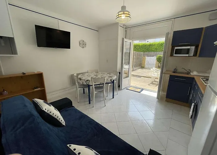 Moderne 2 Pieces + Cabine, Terrasse, Proche - - Fr-1-224c-204 아파트 *