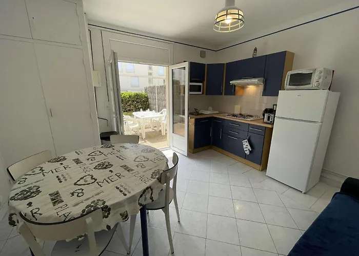 Moderne 2 Pieces + Cabine, Terrasse, Proche - - Fr-1-224c-204