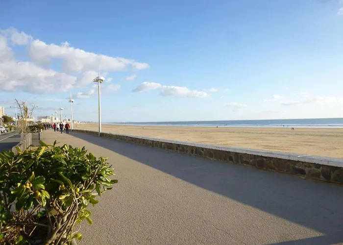 Moderne 2 Pieces + Cabine, Terrasse, Proche - - Fr-1-224c-204